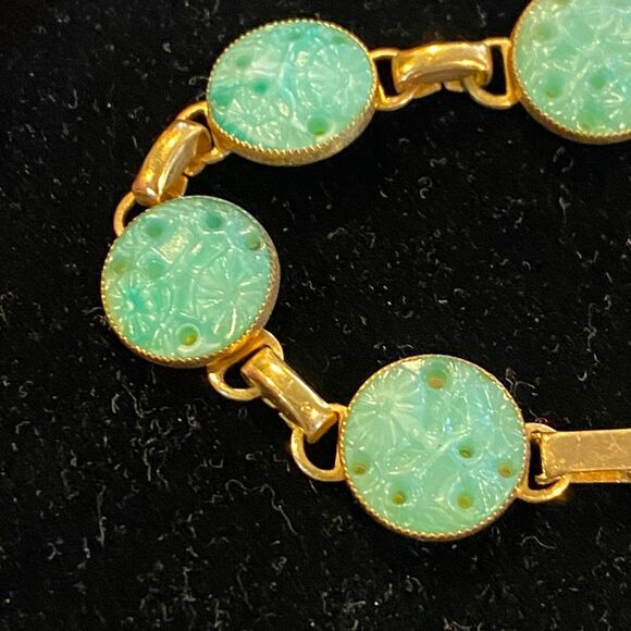 Vintage Czech Faux Peking Jade Floral Bracelet - Picture 9 of 9
